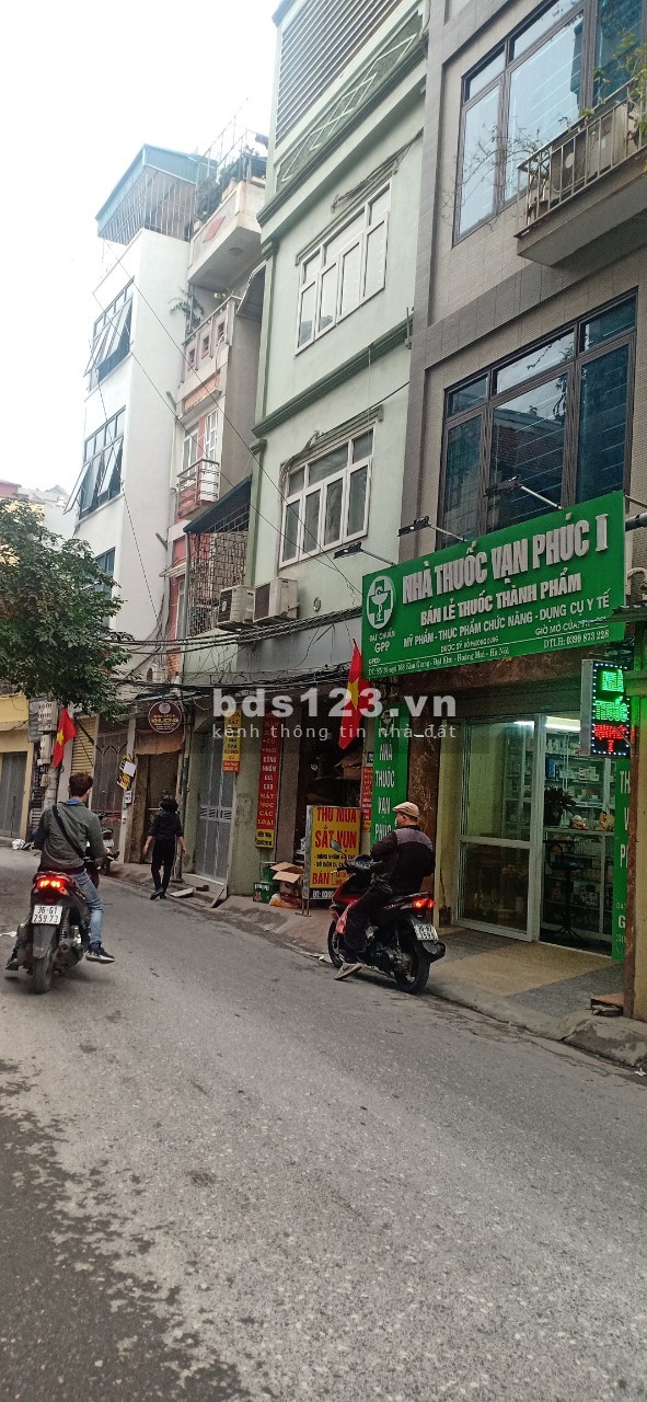 Mảnh Đất Vàng Kim Giang gần ngã Tư Sở kinh doanh đỉnh của đỉnh hai ô tô tải tránh nhau