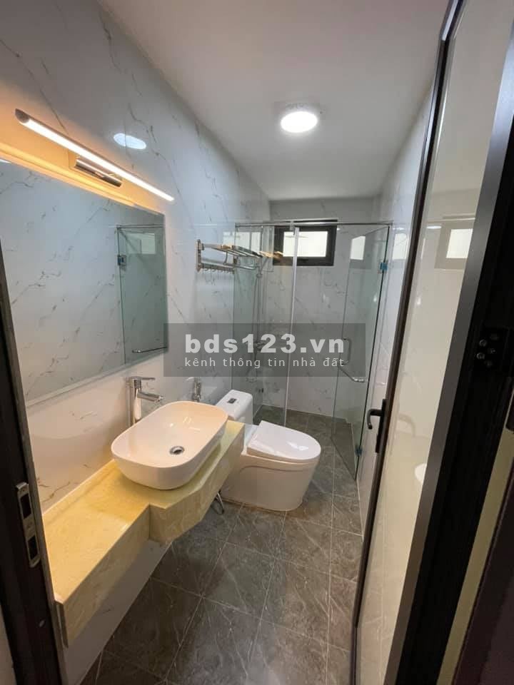 Bán nhà nguyên căn đẹp Tây Hồ ngõ ô tô tránh, dtsd 50m2, 5 tầng đúc, giá bán 8.5 tỷ, lhcc