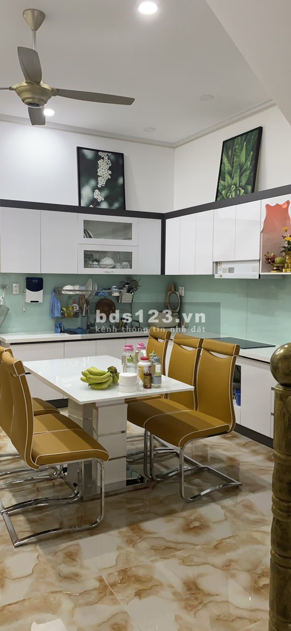 Bán nhà chính chủ 2 tầng 3 phòng ngủ, giá bán 5 tỷ, thương lượng chính chủ
