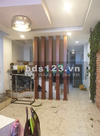 Bán gấp nhà đường Lý Thái Tổ,4x9m2 giảm từ 7 tỷ 5 xuống còn 6.6 tỷ.