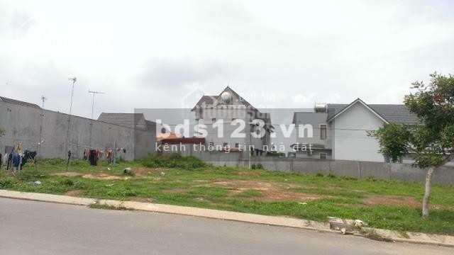 Cấn bán đất gấp diện tích 300m2, đất thổ cư 100% Bình Dương, giá 600 triệu/nên, lh 0969739583