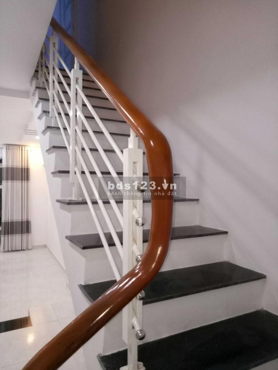 Bán nhà nguyên căn đường Lưu Chí Hiếu, Tân Phú, dtsd 45m2, nhà còn mới, giá 4.1 tỷ, thương lượng