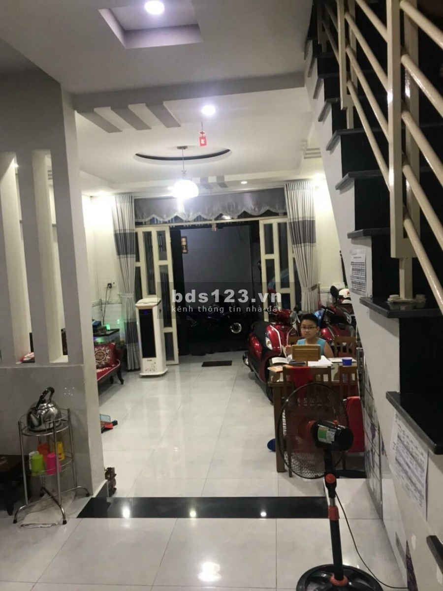 Bán nhà nguyên căn đường Lưu Chí Hiếu, Tân Phú, dtsd 45m2, nhà còn mới, giá 4.1 tỷ, thương lượng