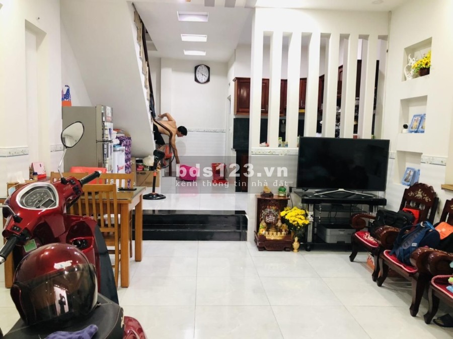 Bán nhà nguyên căn đường Lưu Chí Hiếu, Tân Phú, dtsd 45m2, nhà còn mới, giá 4.1 tỷ, thương lượng