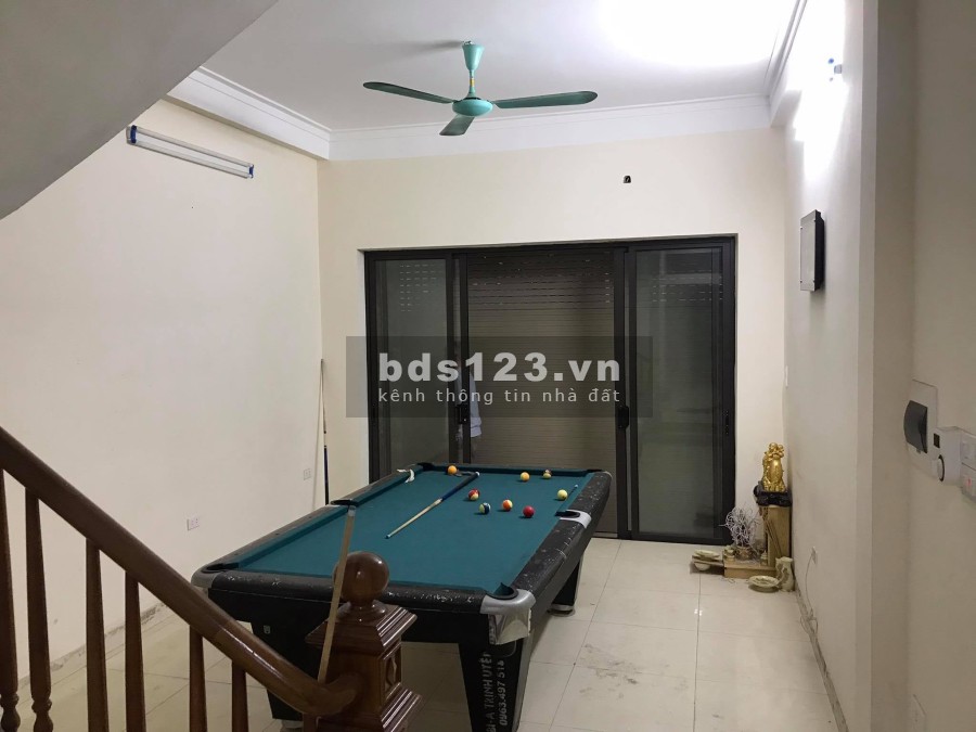 Bán nhà nguyên căn ngõ ô tô tránh, đúc kiên cố 5 tầng, thang máy, Tư Đình, Quận Long Biên
