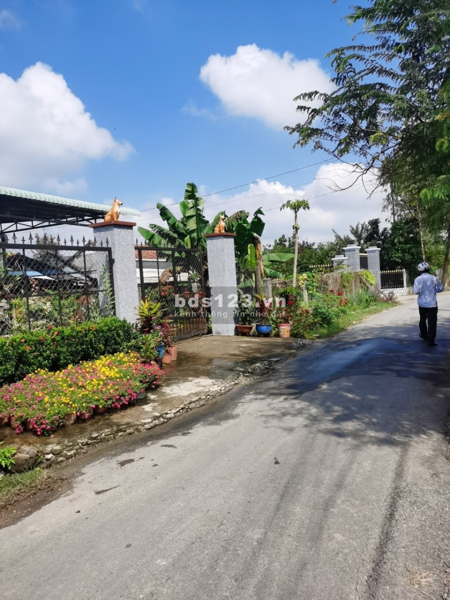 Bán đất nhà, full thổ cư 100% diện tích 329m2, giá 2.5 tỷ, liên hệ chính chủ 0866510563