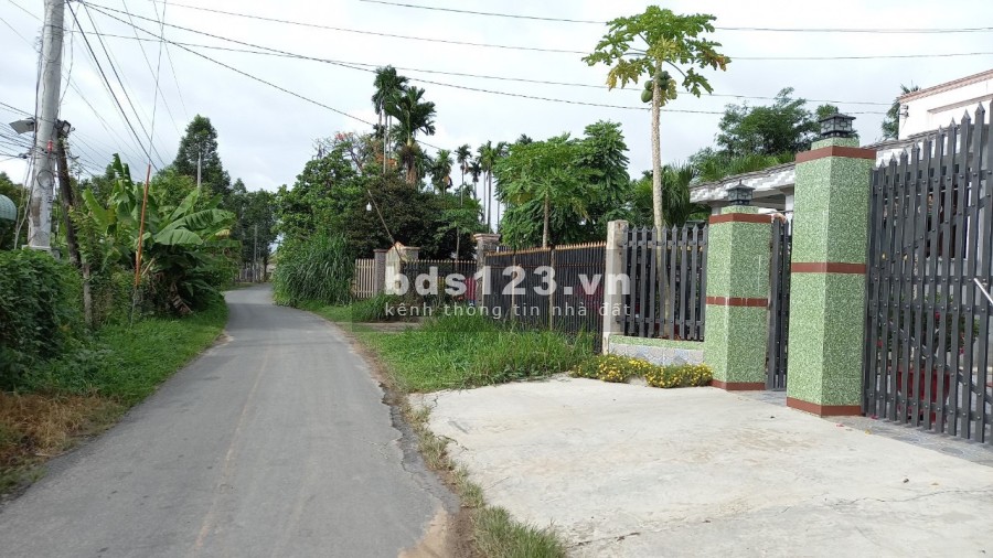 Bán đất nhà, full thổ cư 100% diện tích 329m2, giá 2.5 tỷ, liên hệ chính chủ 0866510563