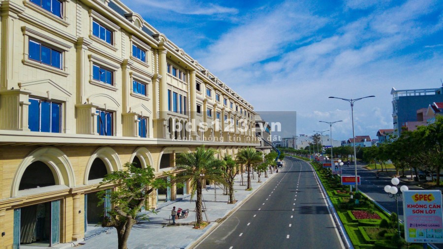 Cần bán lại lô đất ngoại giao cạnh dự án Regal Maison giá sập hầm lh 0704010497