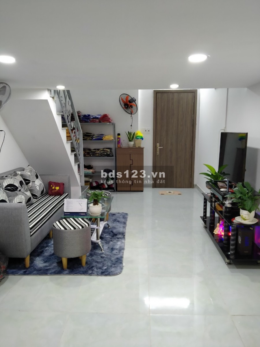 Bán gấp nhà Quách Điêu 2pn 1 trệt 1 lầu giá bán chỉ 1,95 tỉ, sổ hồng riêng, khu dân cư đông đúc