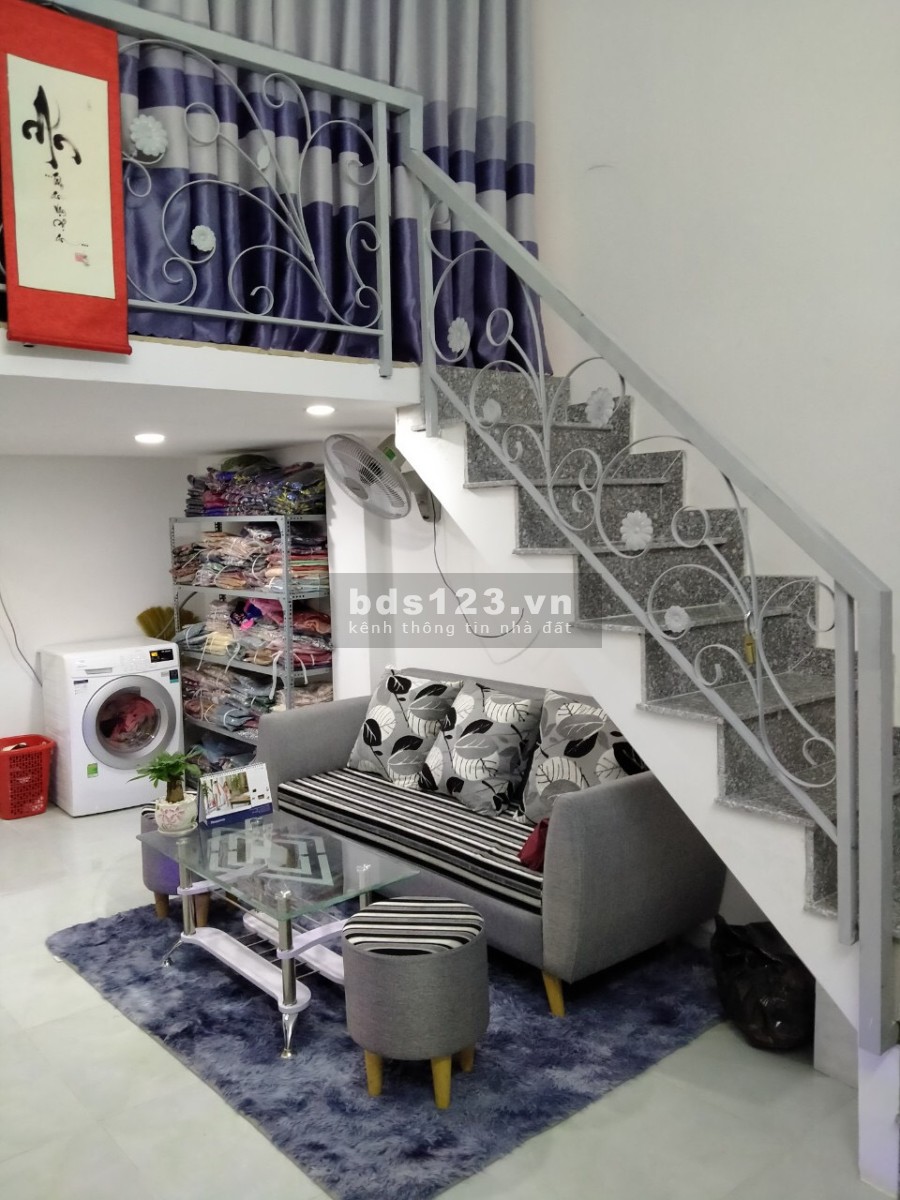 Bán gấp nhà Quách Điêu 2pn 1 trệt 1 lầu giá bán chỉ 1,95 tỉ, sổ hồng riêng, khu dân cư đông đúc