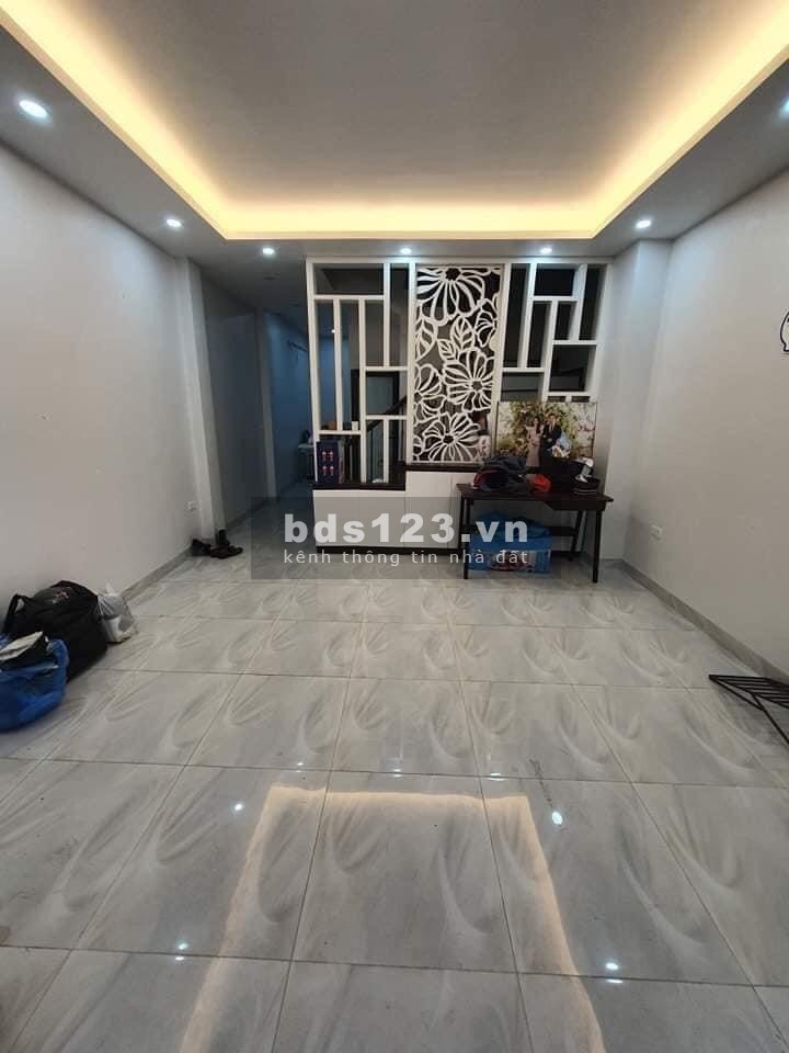 Nhà đẹp Ngọc Thụy, lô góc, ô tô đỗ cửa ngõ thông thoáng, 5 tầng DT 48m2 mặt tiền 4.5m, giá 4,8 tỷ