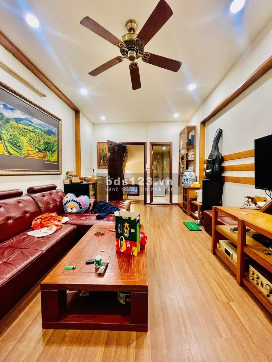 Nhà đẹp Ngọc Thụy, lô góc, ô tô đỗ cửa ngõ thông thoáng, 5 tầng DT 48m2 mặt tiền 4.5m, giá 4,8 tỷ