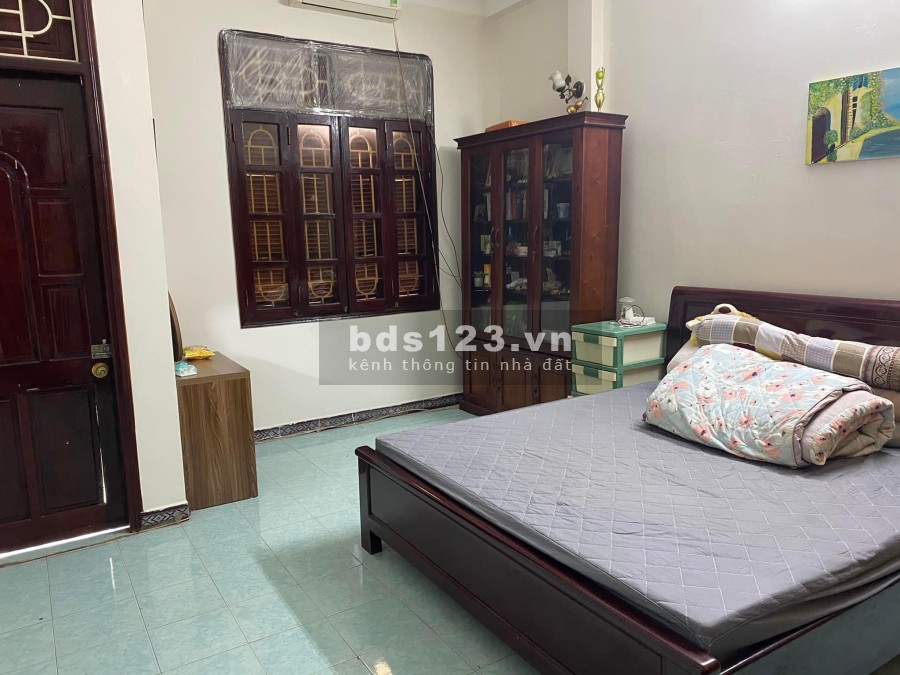 Bán nhà dtsd 70m2 Cầu Giấy, nhà đẹp thoáng sáng, tiện ích ngập tràn, giá chỉ 7 tỷ nhỉnh
