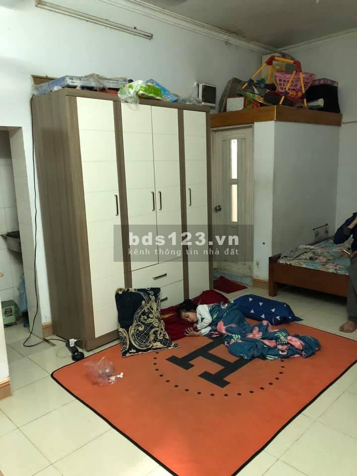 Bán gấp nhà Khâm Thiên 37m2, đúc bê tông kiên cố 4 tầng, mặt tiền 3.5m giá 2.9 tỷ