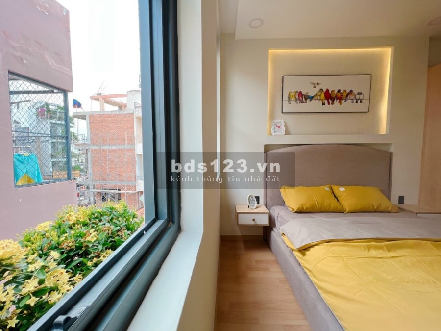 Bán nhà Trung Tâm Phú Nhuận, DT 82.5m2, MT 5.5m, chỉ 95 Tr/m2, ĐT 0703165049.