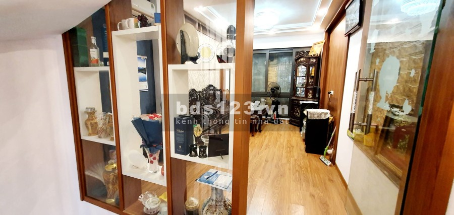 Trung tâm Quận Cầu Giấy, nhà nguyên căn đẹp ở luôn, diện tích 35m2, 4 tầng, giá 4.05 tỷ