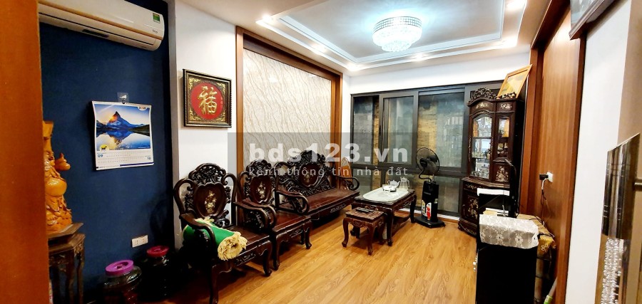 Trung tâm Quận Cầu Giấy, nhà nguyên căn đẹp ở luôn, diện tích 35m2, 4 tầng, giá 4.05 tỷ