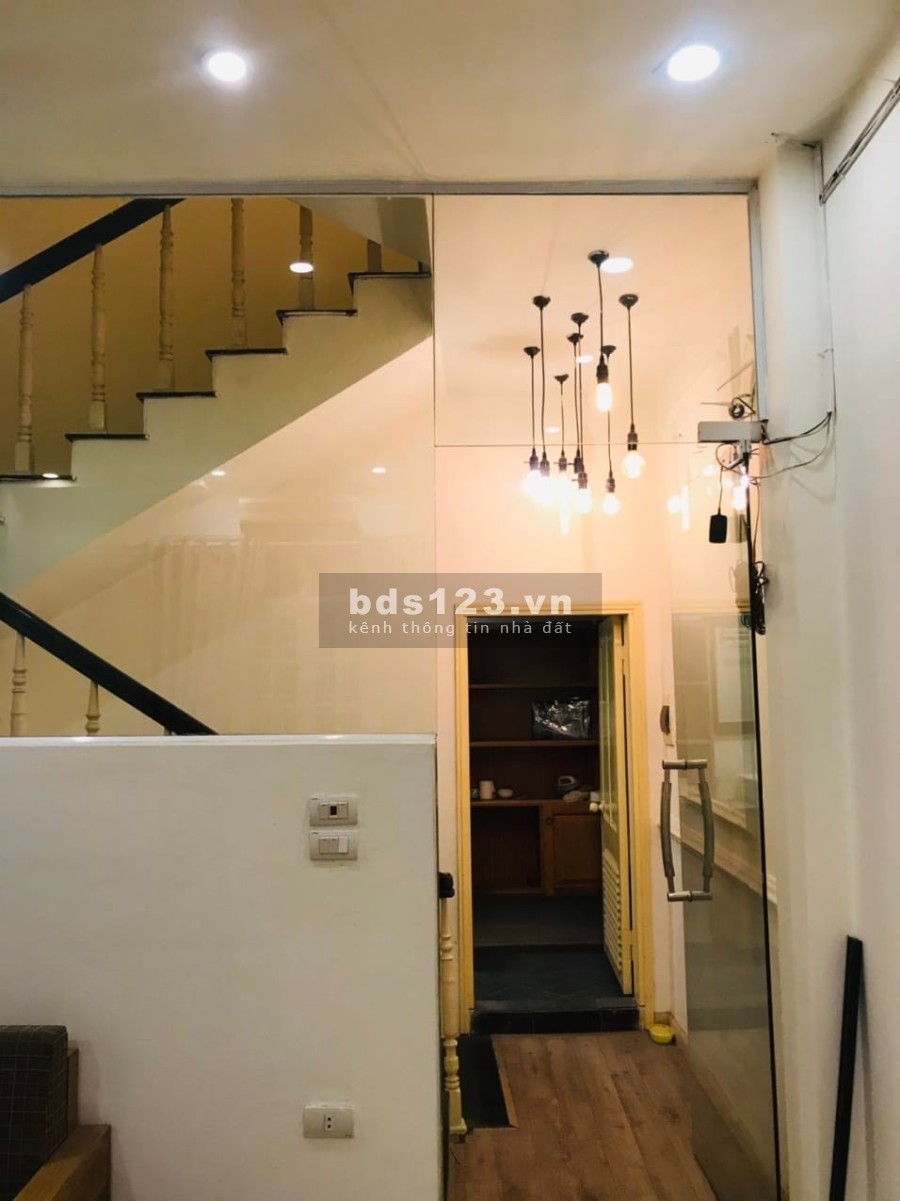 Nhà 5 tầng mới trung tâm Quận Ba Đình, mặt tiền 4,5m chỉ nhỉnh 3 tỷ liên hệ 0856021712