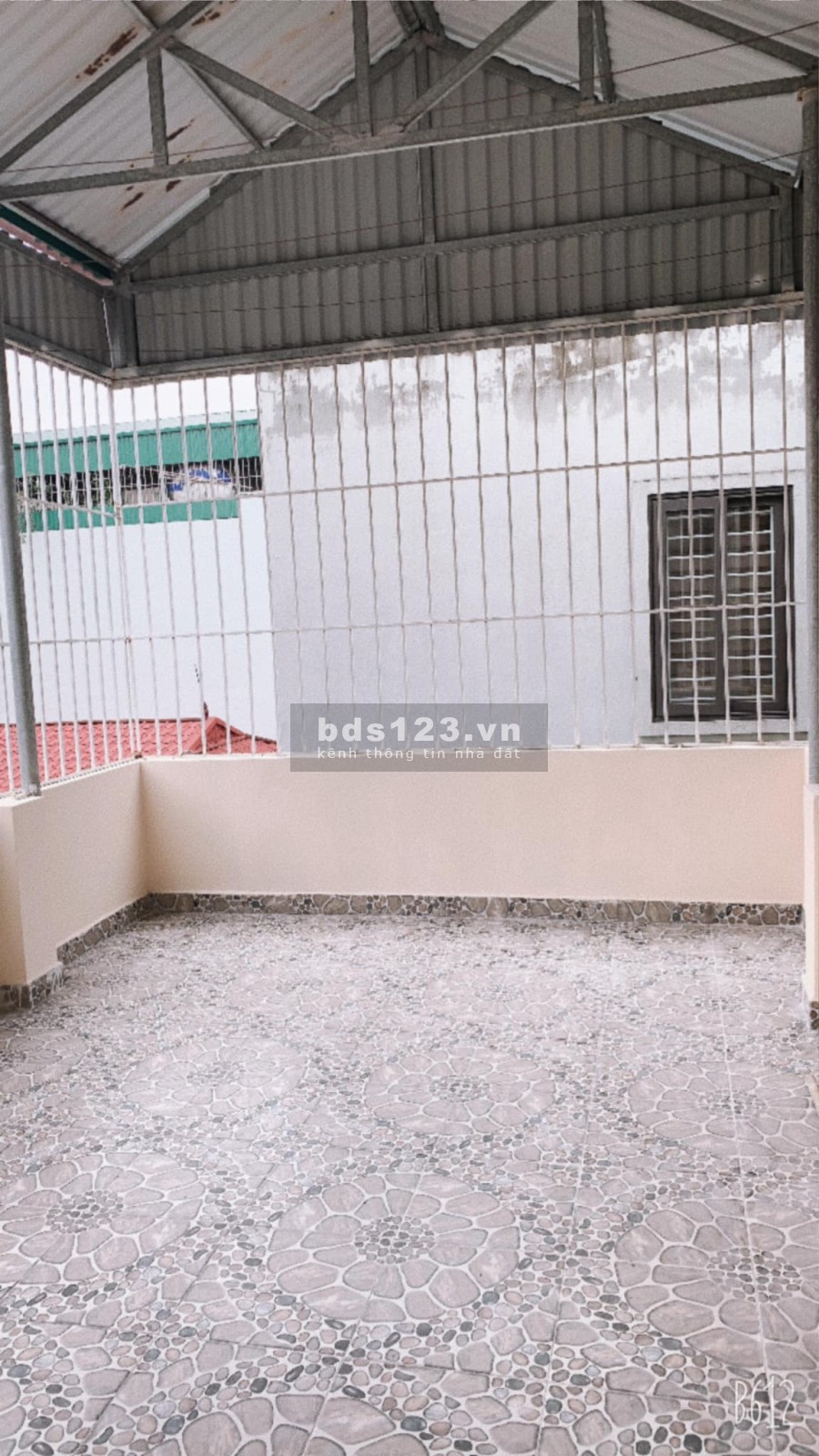 50m ra mặt phố Phạm Văn Đồng, thành phố Giao Lưu, dtsd 42m2, 5 tầng, gá 4.36 tỷ, ở luôn