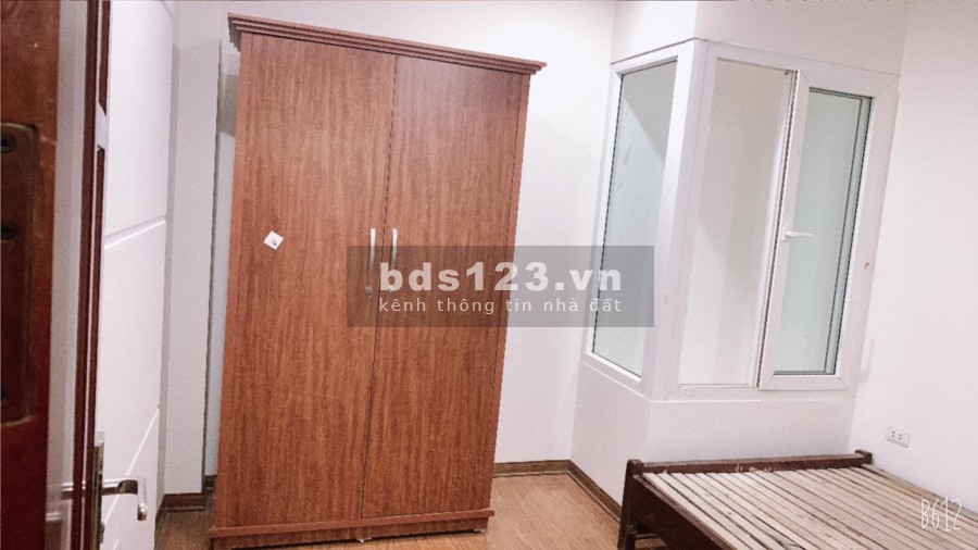 50m ra mặt phố Phạm Văn Đồng, thành phố Giao Lưu, dtsd 42m2, 5 tầng, gá 4.36 tỷ, ở luôn