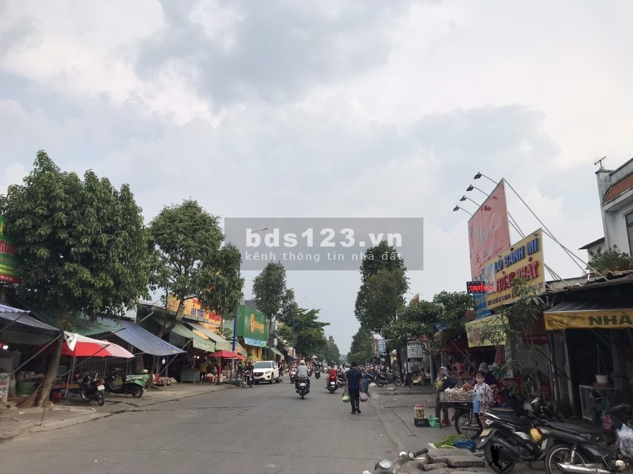 Bán gấp 300m2 + 2 căn hộ mini và 8 phòng trọ đang thuê kín,TN ổn định 20tr/tháng.