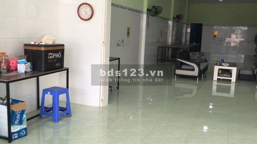 Cho thuê nhà nguyên căn,ngay trung tâm huyện Đức Huệ khu dân cư đông đúc, giá tốt