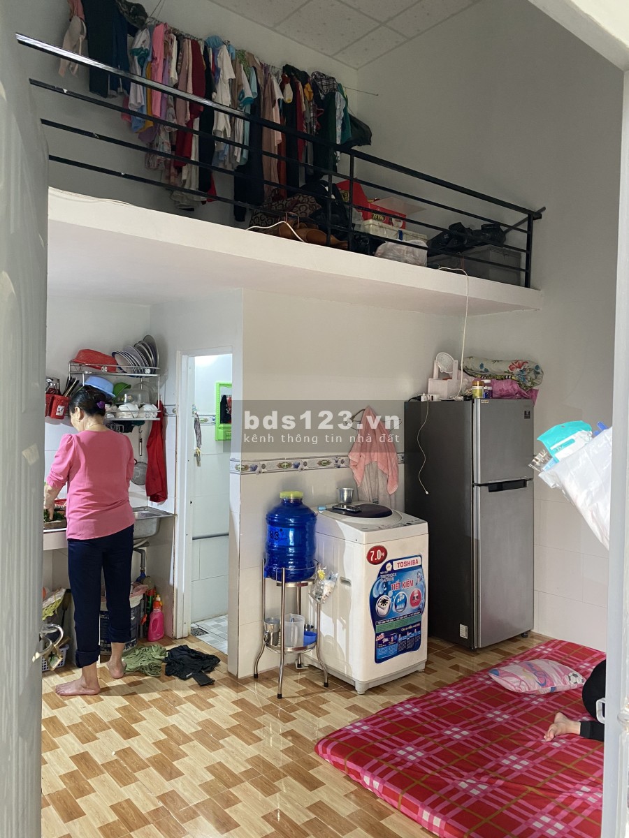 Bán gấp 300m2 + 2 căn hộ mini và 8 phòng trọ đang thuê kín,TN ổn định 20tr/tháng.