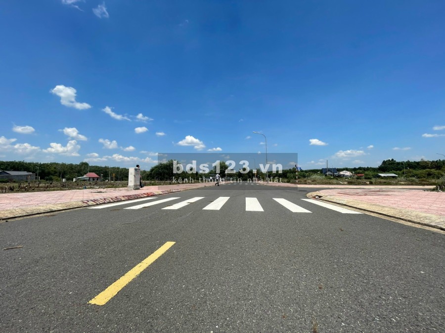 Cần bán gần sân bay Long Thành, chính chủ, thổ cư 100%, có sổ bàn giao pháp lý đủ