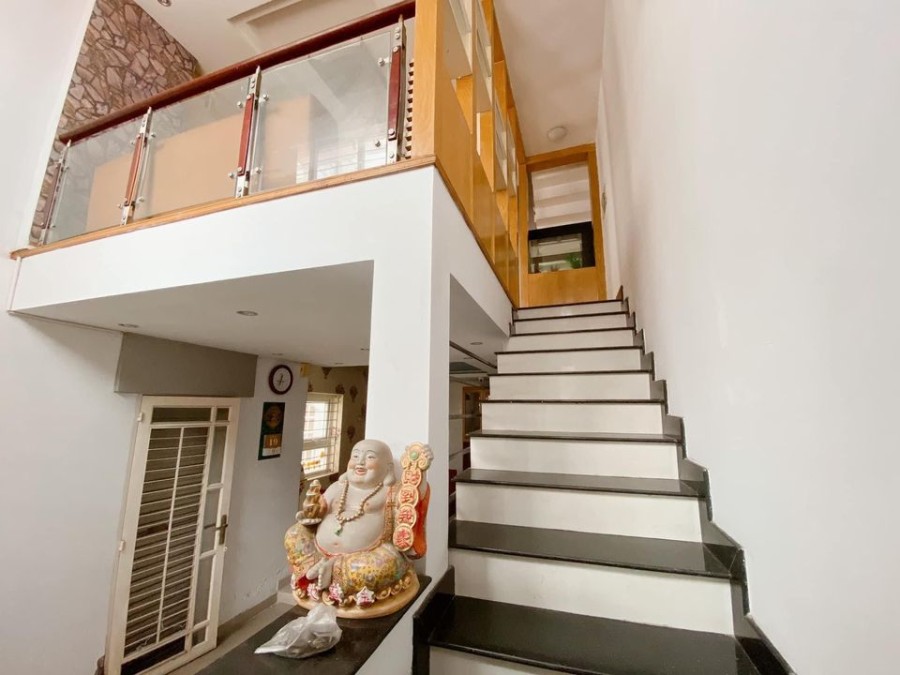 Bán nhà khách sạn khu vip Phạm Phú Thứ, rộng 93m2 giá 14,5 tỷ