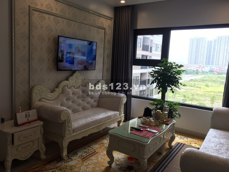 Bán căn hộ chính chủ có sẵn đồ dùng tiện nghi, nhà mới, tầng cao, cc Vinhomes Ocean Park, dt 70m2