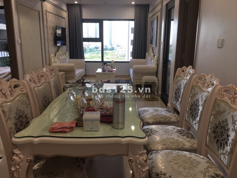 Bán căn hộ chính chủ có sẵn đồ dùng tiện nghi, nhà mới, tầng cao, cc Vinhomes Ocean Park, dt 70m2