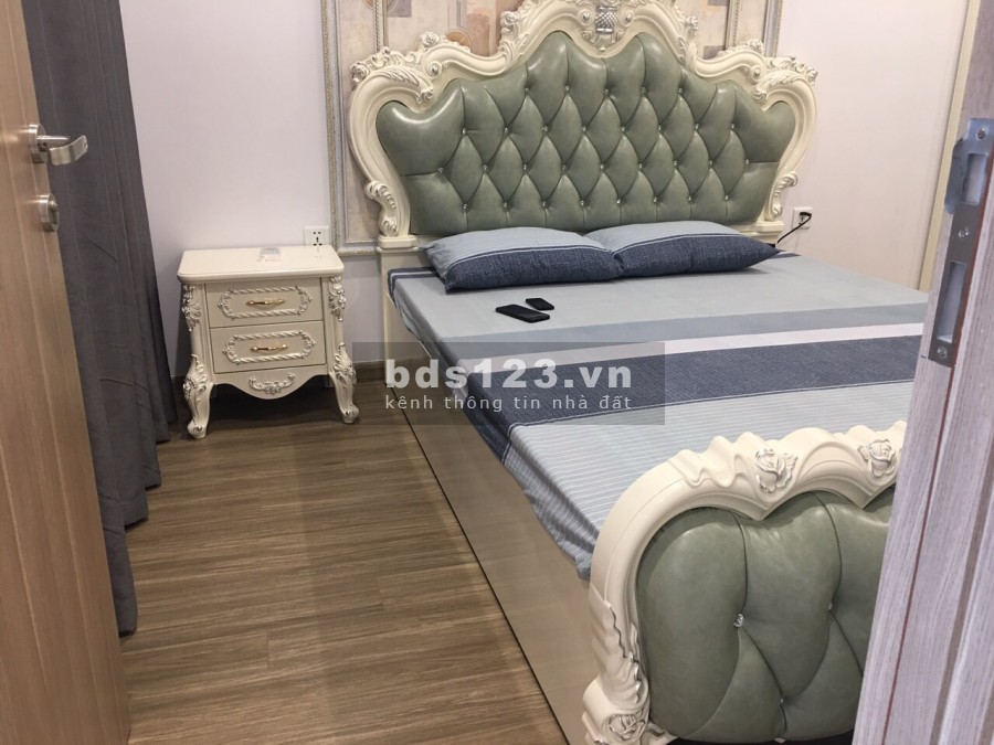 Bán căn hộ chính chủ có sẵn đồ dùng tiện nghi, nhà mới, tầng cao, cc Vinhomes Ocean Park, dt 70m2