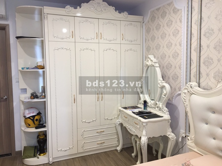 Bán căn hộ chính chủ có sẵn đồ dùng tiện nghi, nhà mới, tầng cao, cc Vinhomes Ocean Park, dt 70m2