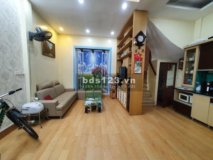 Bán gấp nhà đẹp Ngọc Thuỵ Quận Long Biên dtsd 38m2 đúc 5 tầng giá chưa đến 4 tỷ!