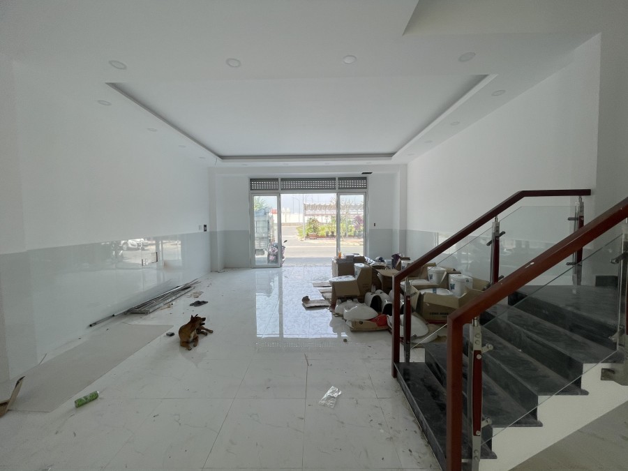 Đất thổ cư sổ hồng riêng Lê Văn Lương pháp lý chính chủ, giá đầu tư sinh lời cao