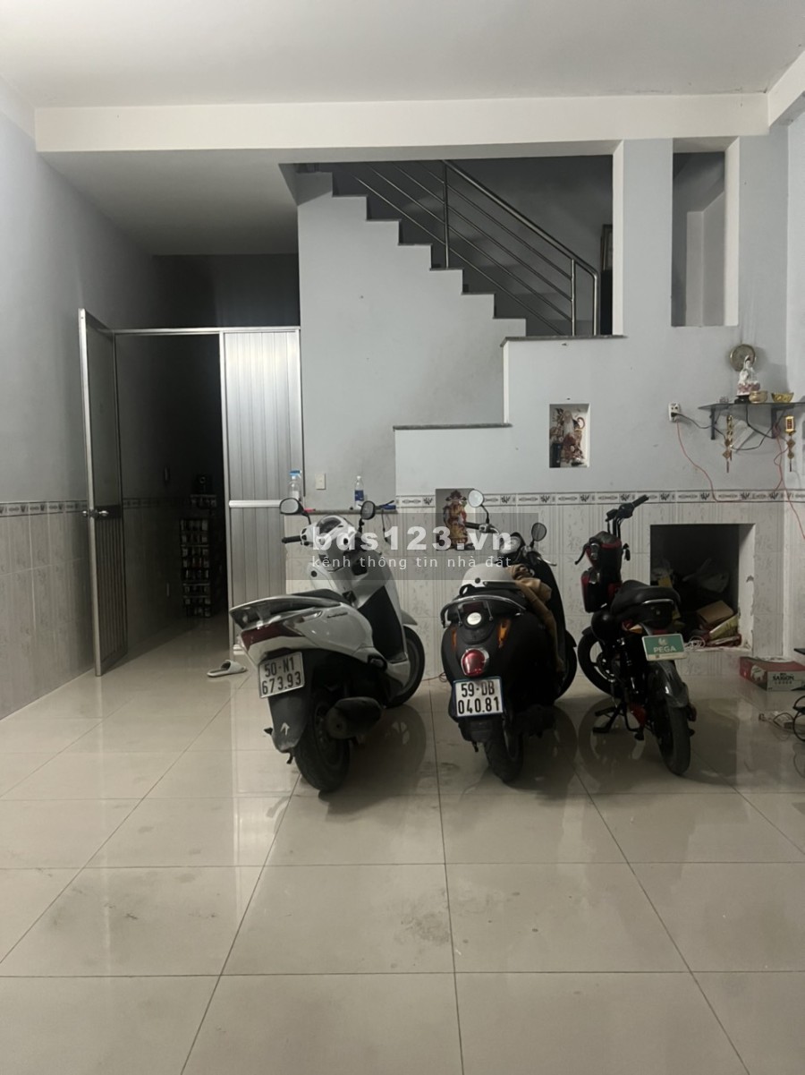 Chính chủ bán nhà Quận Bình Tân diện tích sủ dụng 150m2 liên hệ 0933232454