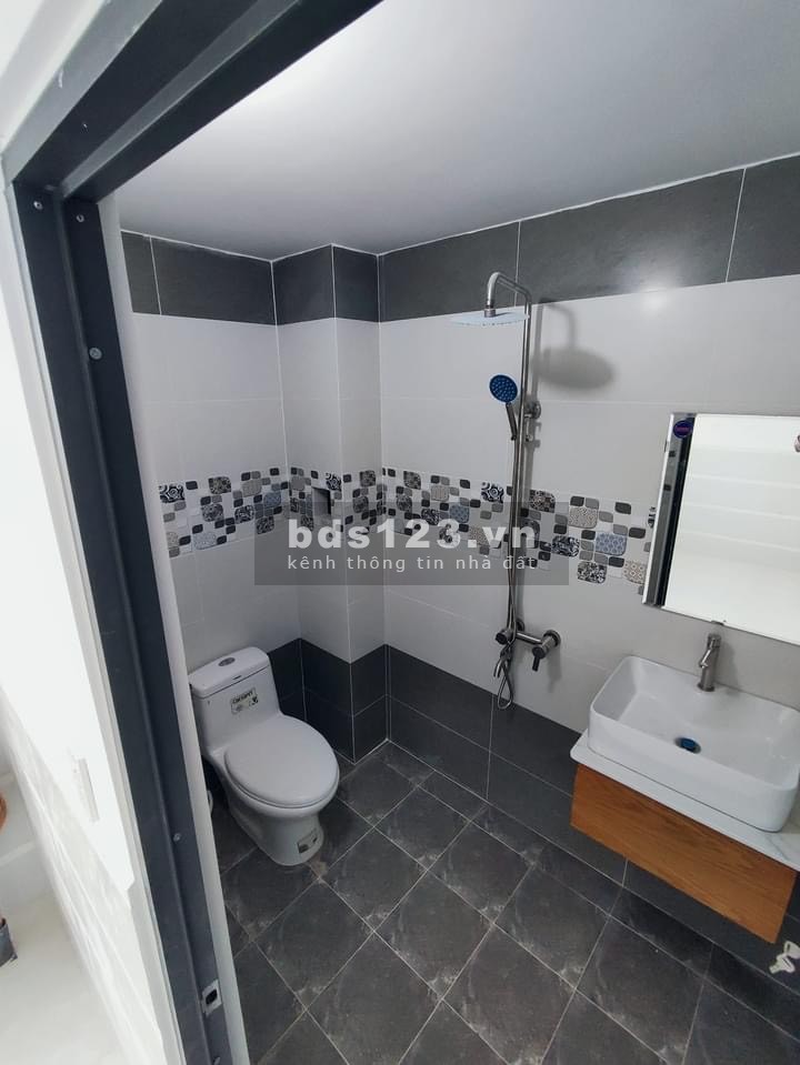 Nhà 1 trệt 1 lầu đường Lê Văn Lương giá bán 1,6 tỷ sang tên ngay lh 0931795618