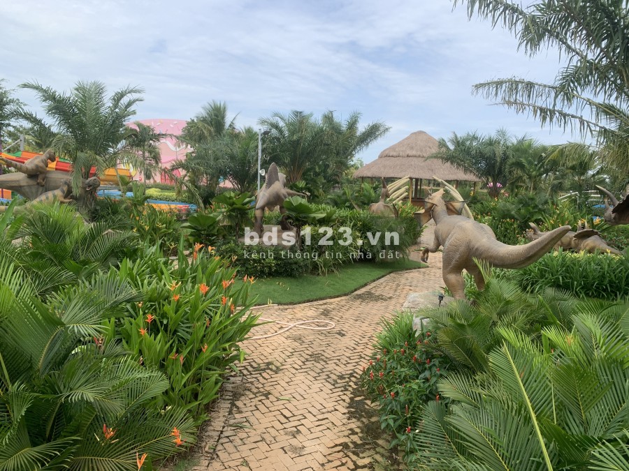 Bán Biệt Thự View Sân Golf 27 lỗ chuẩn Quốc Gia giá rẻ sập sàn.