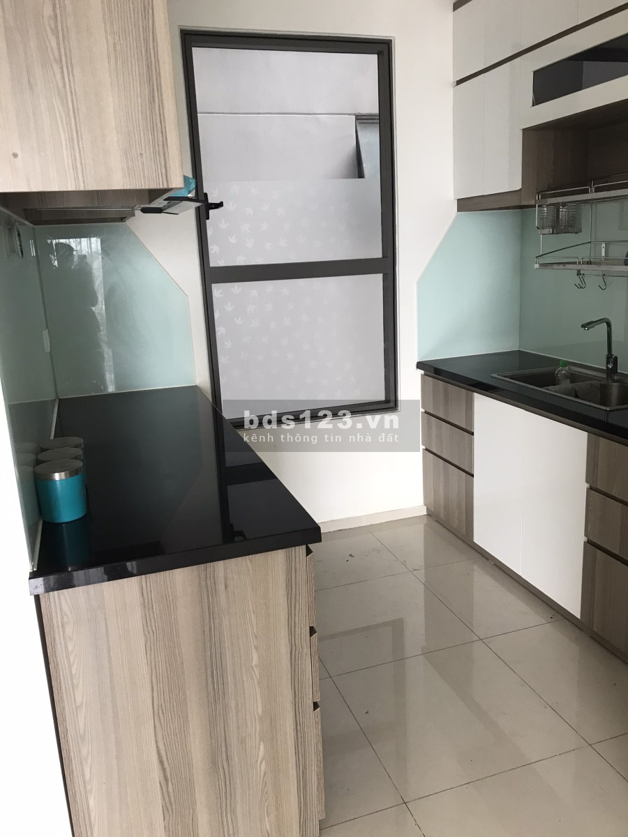Căn 3PN nội thất cơ bản view sông tầng cao thoáng mát chỉ 13 triệu/tháng giá tốt