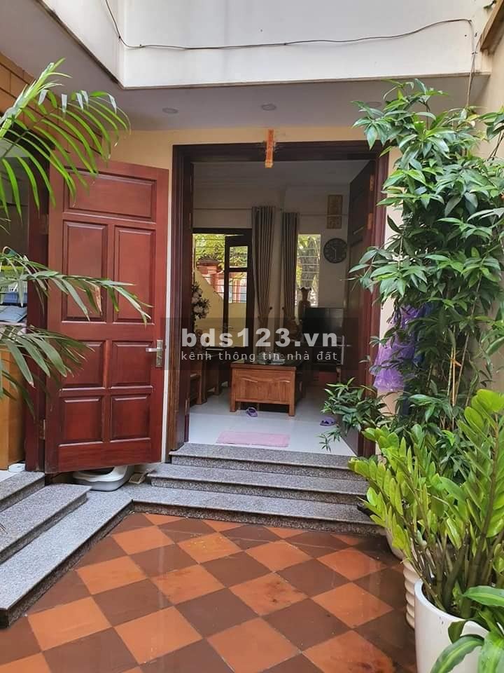 Cần bán nhà Hà Cầu Hà Đông giá bán chỉ 6,5 tỷ, khu dân cư đông đúc, liên hệ 0987202995