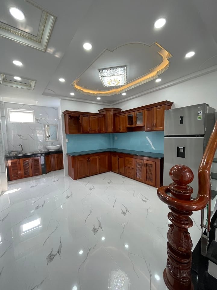 Bán nhanh nhà nguyên căn cạnh Aeon Mall Bình Tân chỉ từ 7 tỷ. Lh: 0988554091