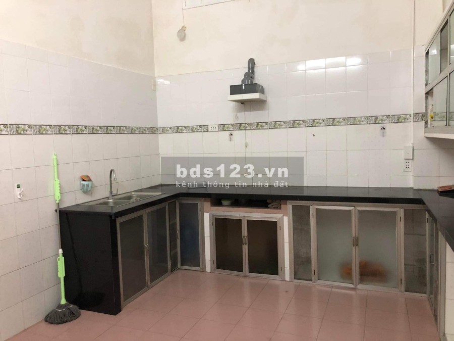 Nhà cách mặt phố 30m, sát trung tâm hành chính, Cầu sông Hàn giá bán 4 TỶ 4