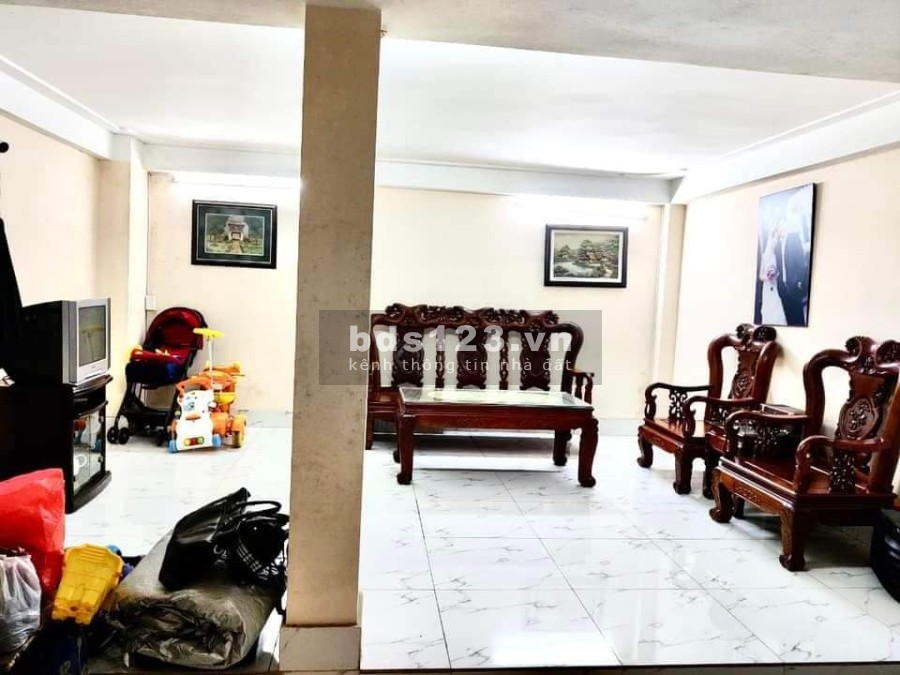 Bán nhà Nguyễn Khang ngõ rộng ô tô đỗ cửa nhà đẹp lung linh, liên hệ 0964163472