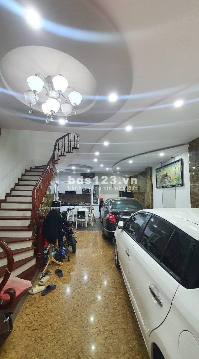 Cần bán nhà mặt phố Cầu Giấy, Cầu Giấy diện tích sử dụng 50m2, 5 tầng, giá bán 16 tỷ