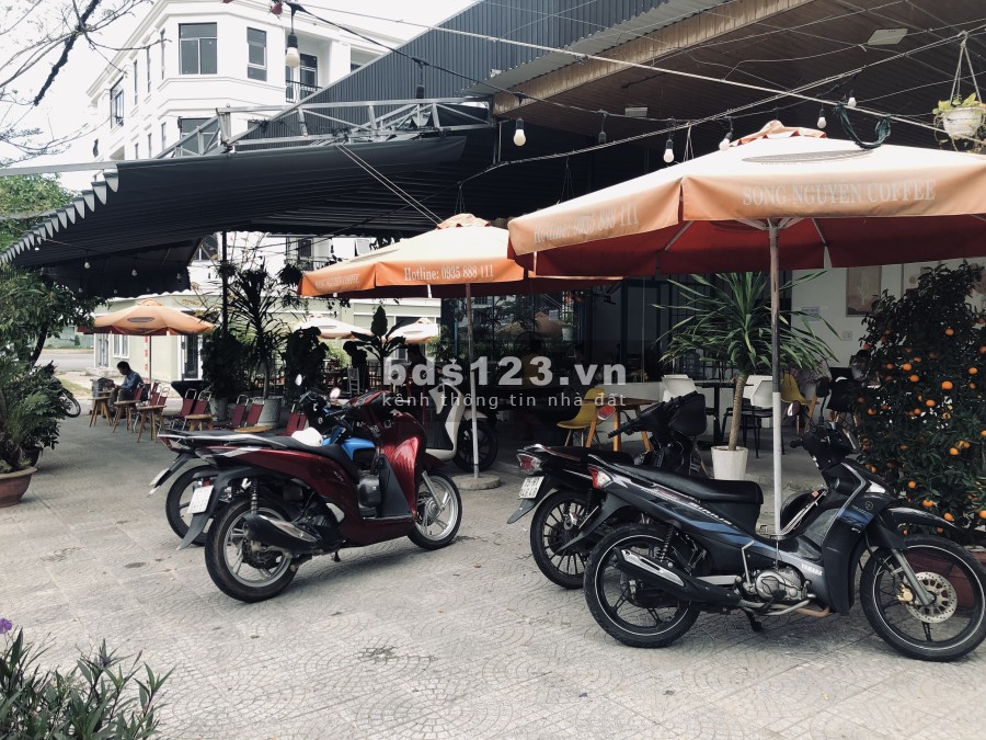 Cần sang gấp quán cà phê 2 mặt tiền Liên Chiểu giá tốt, khu dân cư đông xe qua lại nhiều