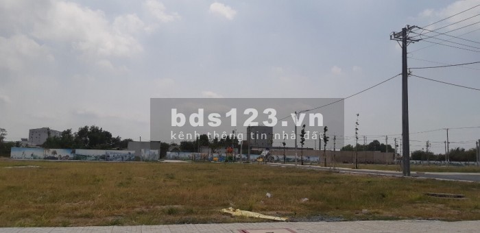 Cần tiền bán gấp lô đất thổ cư pha thổ vườn Lê Minh Xuân diện tích sử dụng 251m2