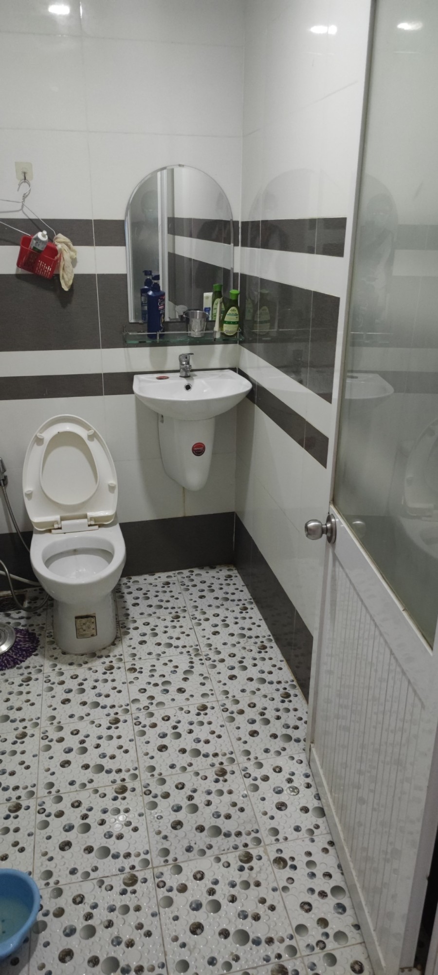 Bán nhà nguyên căn cấp 4 phường Hiệp Bình Phước đường xe hơi ra vào khu dân cư