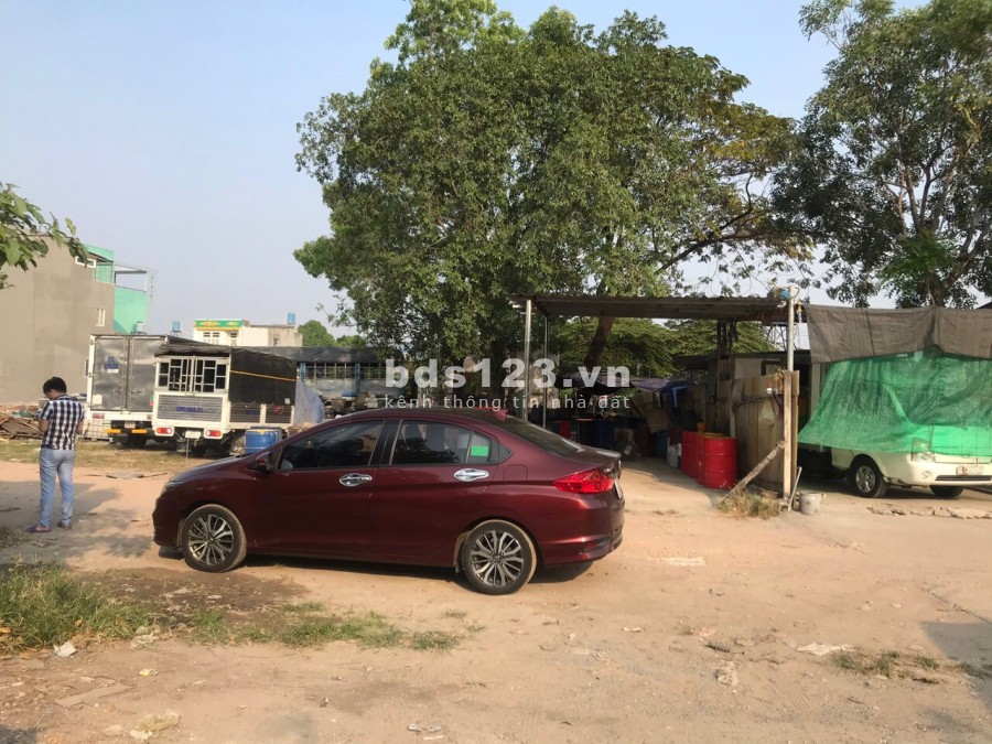 Cần bán gấp lô đất ngang 10m, dài 80m, có 300m2, thổ cư gần chợ Lái Thiêu Bình Dương, giá 9 tỷ