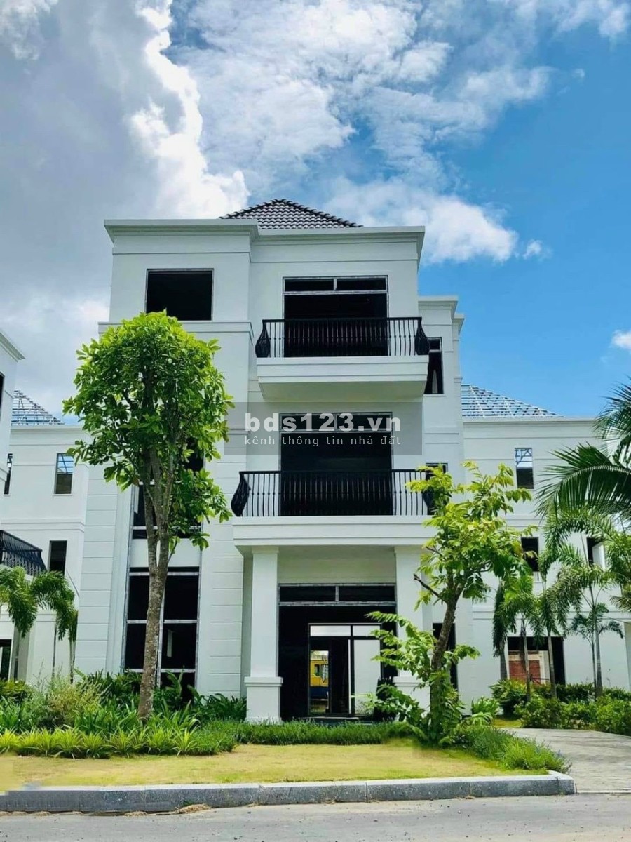 Bán Biệt Thự View Sân Golf 27 lỗ chuẩn Quốc Gia giá rẻ sập sàn.