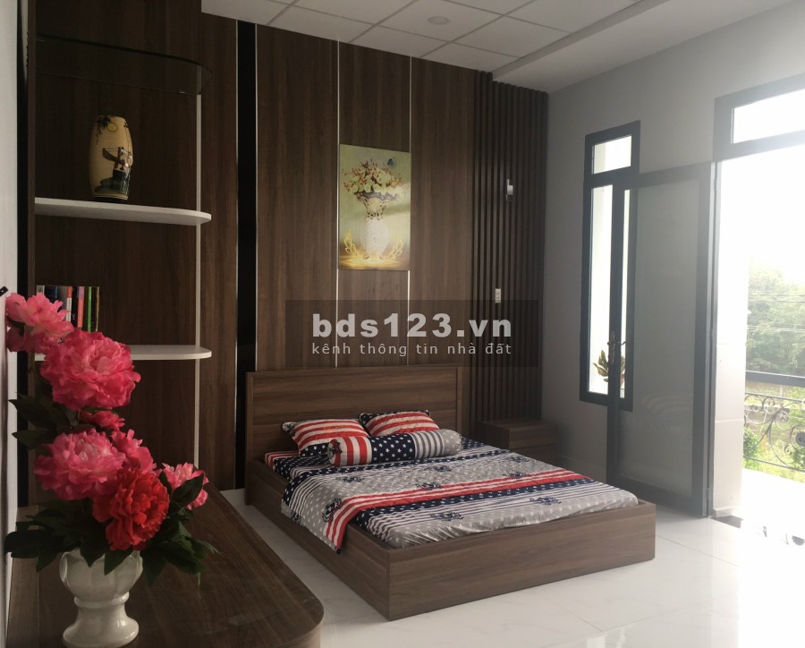 Cần bán nhà 1t1l ngay sau chợ Bình Chánh, sổ hồng riêng, chính chủ, công chứng ngay, giá 1tỉ2
